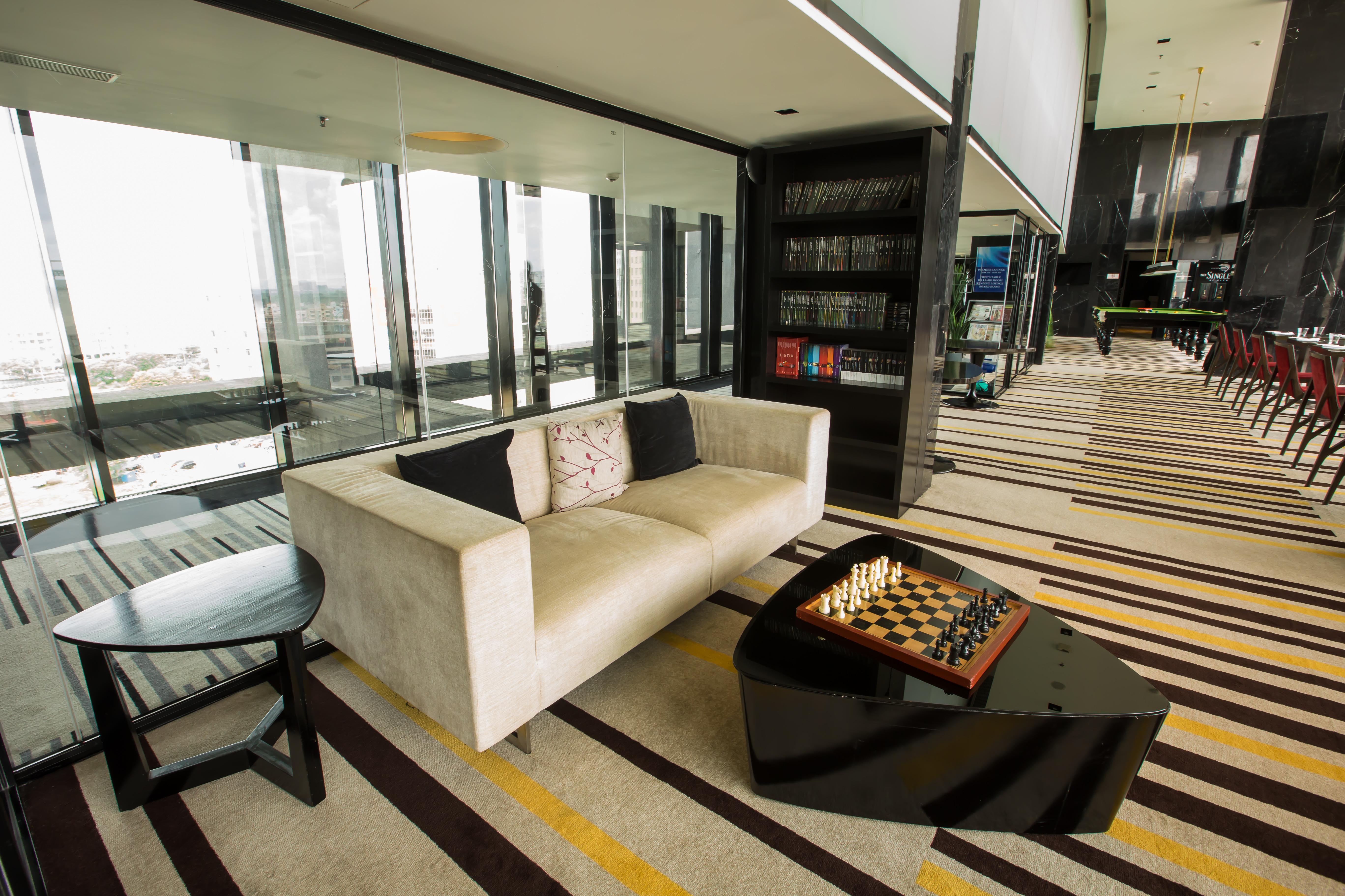 Novotel Kolkata Hotel And Residences Εξωτερικό φωτογραφία The Club lounge at KLIA