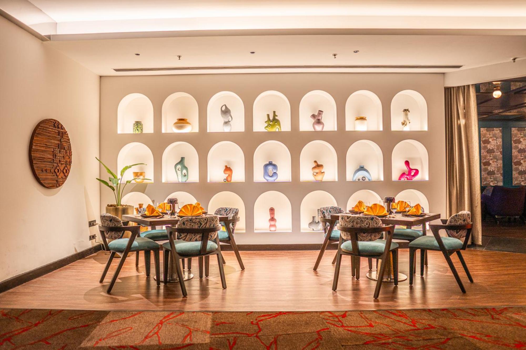 Novotel Kolkata Hotel And Residences Εξωτερικό φωτογραφία The restaurant