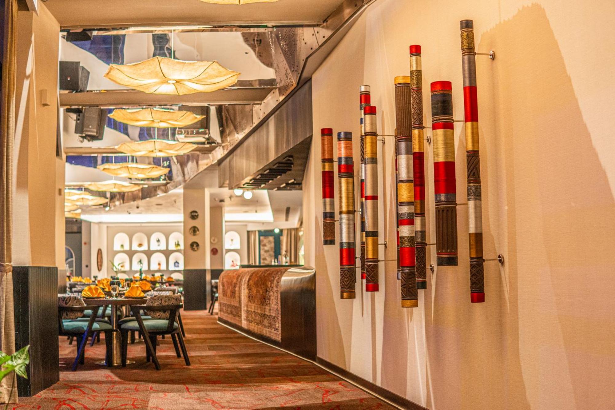 Novotel Kolkata Hotel And Residences Εξωτερικό φωτογραφία The interior of the hotel