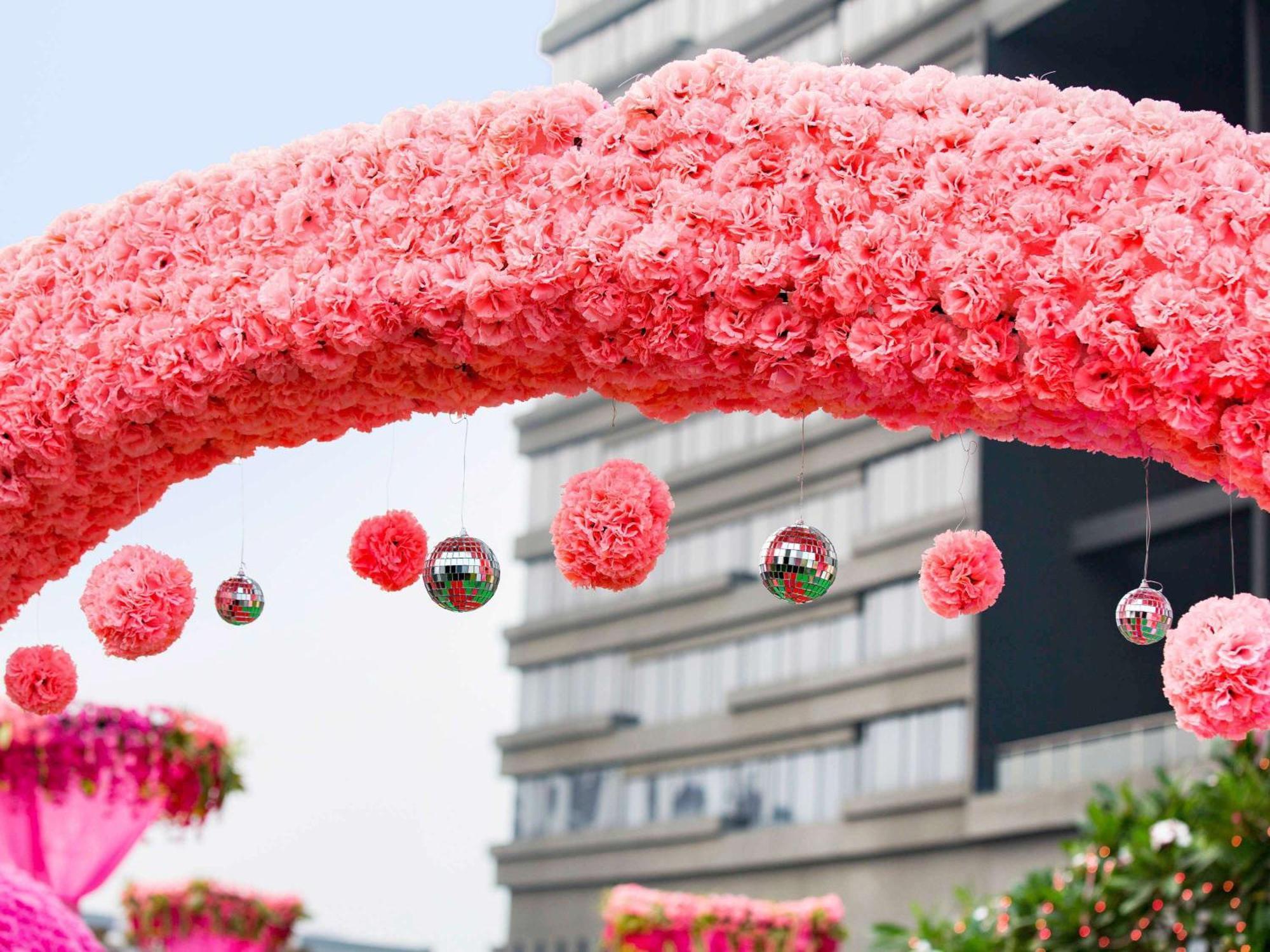 Novotel Kolkata Hotel And Residences Εξωτερικό φωτογραφία Flower Festival in Japan