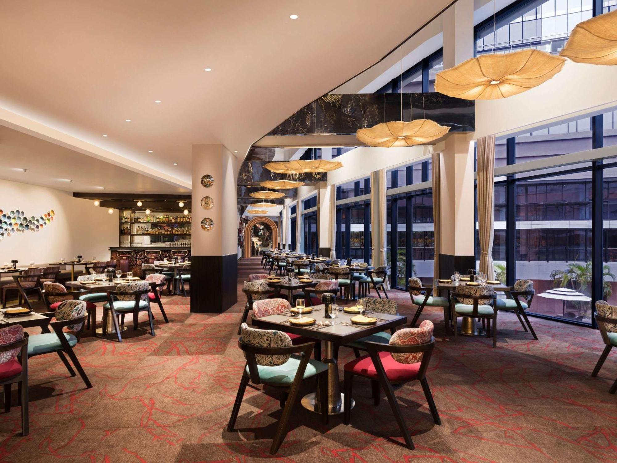 Novotel Kolkata Hotel And Residences Εξωτερικό φωτογραφία The restaurant